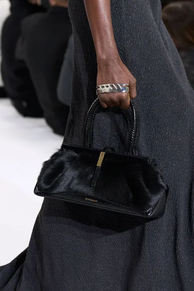 Look 57